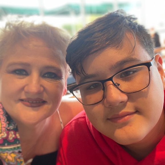 Meet your Posher, Esther - Picture 4 of 5